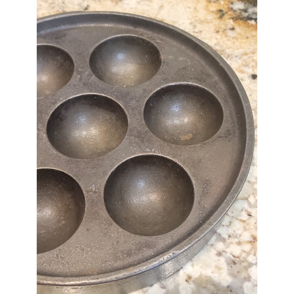 Griswold 962 No 32 Cast Iron Aebleskiver Cake Pan Skillet Made In USA. - Picture 4 of 7